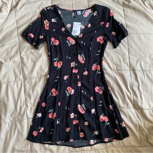 H&M Floral Mini Dress - Picture 2 of 4